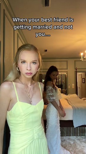 Best Friend Wedding Day Moments