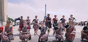 ૐ Paris : Sambalpuri Dance Mahina Khanum Group. https://www.youtube.com/c/MahinaKhanum/videos https://www.mahinakhanum.com/ Mahina Khanum is dancer and teacher of Indian dances in Paris. https://en.wikipedia.org/wiki/Sambalpuri_culture https://www.youtube.com/channel/UCo-Y9g6c7RWnUnDMXSspRuQ | Western Hindu