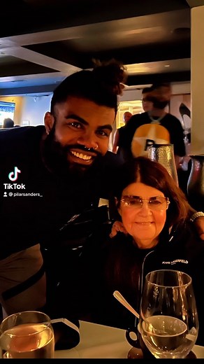 PILAR SANDERS on Instagram: "What an awesome time for such an AMAZING LOVING LOYAL WISE WOMAN! If anyone knows mom, you’d know right where to find her on Sundays and Thursday come Autumn because it’s #footballseason and her team has always been the #DallasCowboys so of course we only thought it fitting to surprise her with a fabulous dinner with family and friends that also happened to include @ezekielelliott 🎉🎉🎉 what a celebration! #happybirthdaymom #weloveyou"