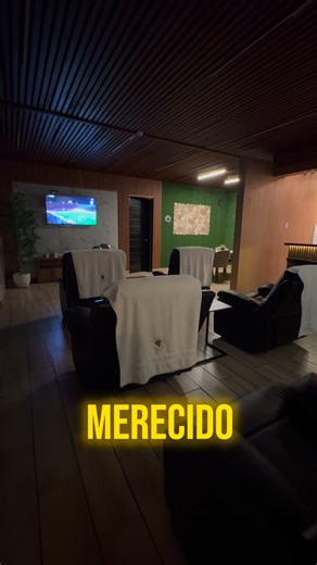 ✨ Un lugar pensado solo para caballeros ✨ Lion Sauna & Spa Disfruta de un ambiente exclusivo, elegante y relajante, atendido por hombres que cuidan cada detalle para que tu experiencia sea única 😌 Déjate envolver por el calor, la calma… y el encanto del buen servicio 🧖‍♂️🔥 Contamos con: sauna seco, vapor, zonas de descanso, bebidas, jacuzzi. Te esperamos en 📍Av. 28 de Julio 171 - Miraflores Nuestro horario de atención es de LUN - DOM de 2 pm a 11 pm Ingreso: S/ 60 PROMOCIONES De Lunes a Miér