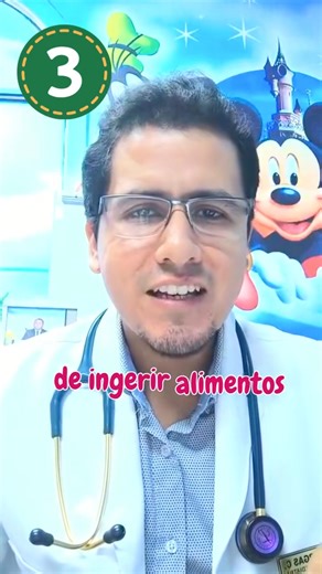 🌬️ La neumonía en niños Es una infección del pulmón que puede ser causada por diferentes microorganismos como virus o bacterias. 👶 Te compartimos 5 claves para prevenirla en tus pequeños: 1️⃣ Lactancia materna exclusiva 🤱 2️⃣ Alimentación balanceada y adecuada 🍎 3️⃣ Correcta higiene de manos y entorno 🧼 4️⃣ Cumplir con el esquema de vacunación 💉 5️⃣ Identificar los signos de alarma: fiebre persistente, tos intensa o dificultad para respirar 🚨 👉 En el Centro Pediátrico El Niño Feliz estam