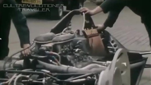 Year 1978 - Team Lotus at the factory preparing the Lotus 79 prior the British Grand Prix at Brands Hatch | Cultrevolutioner traveler