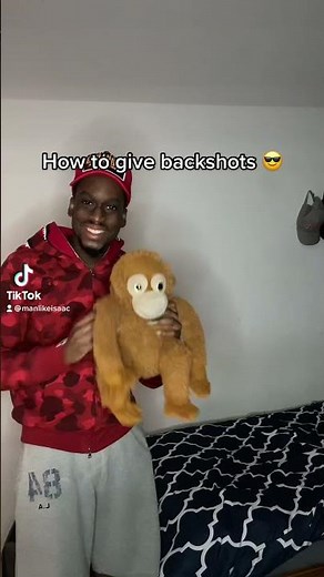 How to give her backshots 😏🍑