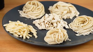 14K views · 27 reactions | This Kogan Pasta and Noodle Maker creates amazing pasta or noodles in 10 minutes. Simple to use, easy to clean and so satisfying to watch! Shop here; https://bit.ly/3ly5C5I | Kogan.com | Facebook