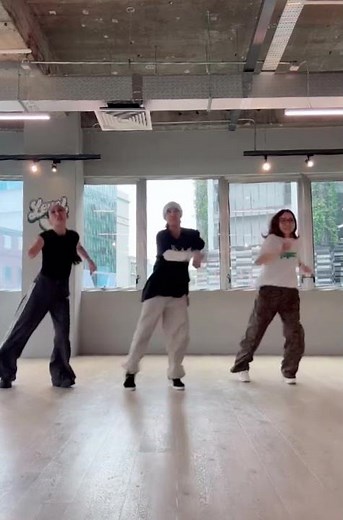 シンガポールでDA PUMP踊ったよ【Rhapsody in Blue 】#dapump #dance #dancecover #ダパンプ