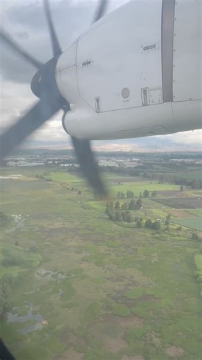 Un aterrizaje Perfecto, abordo del Perfecto ATR 42-600, un avión que por años ha transportado carga y pasajeros en el mundo. ❤️✈️ | A V I A C I O N E X T R E M E.