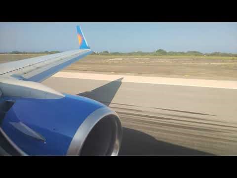Menorca Airport Landing - Jet2 Holidays Boeing 737-808 (G-DRTD)