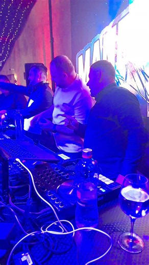 🎆 Revelion 2026 at various restaurants, clubs & venues in Romania — Multiple parties with music, DJ sets, dining & sparkling wine to welcome the new year. � roEvent 1 Live bands and DJs with open bar and buffet style events in venues like True Club, Opera Restaurant, etc. � Zile și Nopți 💃 Silvester Gala New Year’s Eve Party in Munich — Club atmosphere with DJs and countdown; tickets were available earlier. � NY.Club 🍾 Bar & Pub NYE Parties 🥂 New Year’s Eve at Lucky Tiger (USA) — A New York 