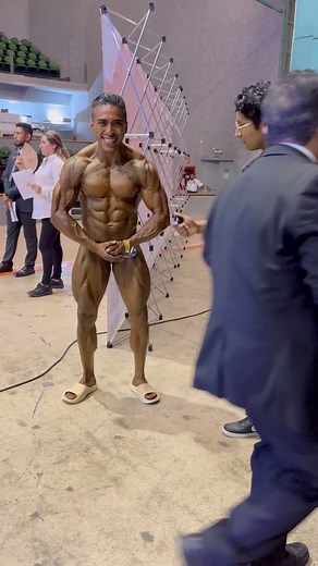 34K views · 487 reactions | Poses de culturista mexa Affej/nabba Jalisco #gym #gymbro #bodybuildingtips #bodybuilding #culturismo #gymrat #mrjalisco #nabba | Timoyerick | Facebook