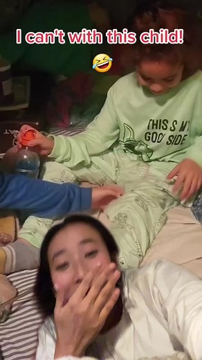 #duet with @ameliaj792 teach them young!!! It always breaks my heart when young menstruators get their first period and don’t know what it is or what to expect… so love to see things like this!! 🩸🥲