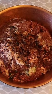 Un bon pâté de sanglier en conserve à savourer 😋 #sanglier #AperitifTime #specialiteculinaire #cuisinemaison #recettesalee Ingrédients : 2 kg de sanglier (ici dans le cuisseau) 1,5 kg de gorge de porc 1kg de foie de porc 500 gr de poitrine de porc fraiche 3 oeufs 2 oignons 2 échalotes 15 gr de cèpes secs 3 cuillères à soupe de farine 5 cuillères à soupe de Cognac ou Armagnac 6 gousses d'ail 1 bouquet de persil 15 baies de genièvre 2 cuillères à café de 4 épices 65 gr sel fin 10 gr de poivre Tem