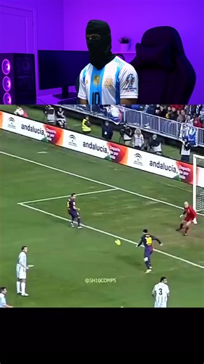 Hamza Wyrd on Instagram: "Messi Alien? 🔥 . . #soccer #futbol #futebol #football #fußball #ronaldinho #footy #messi #fcb #fcbarcelona #barcelona #championsleague #ucl #tekkers #explore #explorepage"