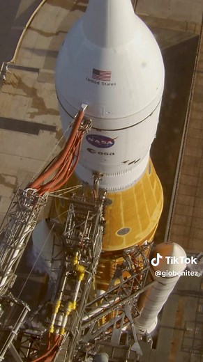 Incredible new video from NASA showing the historic Artemis II launch to the moon! #launch #moon #artemis #orion