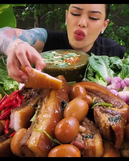 Mouthwatering Mukbang in Thailand: PimrypieOfficial