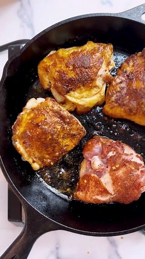 Crispy Baked Chicken Thighs (Mediterranean-Inspired) | Minimalist Baker Recipes