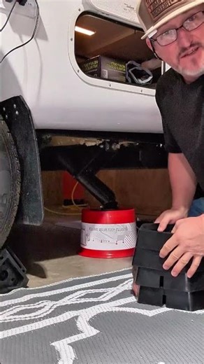 Best RV Stabilizer Jack Stand blocks | 100% Rubber blocks for RVs and travel trailers
