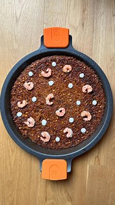 María Lo on Instagram: "Receta paso a paso con ingredientes en mi perfil ¿El plan que más me gusta del mundo mundial? Irme a comprar al mercado la compra de la semana y sobre todo ver todo el producto fresco que tienen. De hecho de mis planes favoritos es levantarme temprano, ir al mercado, recorrerme lo primerísimo todos los puestos para comparar precios y materia prima y luego decidir qué comprar. Para un domingo no puede pegar más una fideuá, así que os dejo receta que he hecho con la colecci