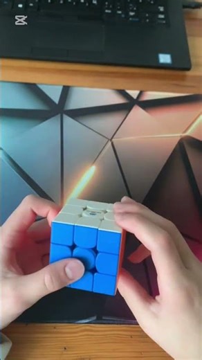 Very fast (2 moves)🤣#rubikscube #cubing