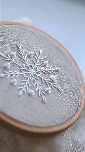 I’m a big fan of the stab stitch - it’s simple and oh-so-pretty, perfect for giving your embroidery that extra special texture and a bit of sparkle with some sequins ✨ In our free online workshop for beginners, we’ll not only learn the basic stitches of embroidery but also have some fun playing around with beadwork. To reserve your spot in the stitch-along, click the link in the bio. If you can’t find it, simply comment «SNOWFLAKE» below, and I’ll send you the link 🤗 | Whynotstitching Academy
