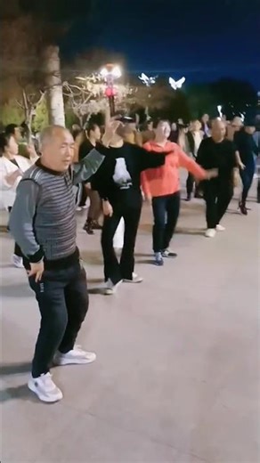 A hardcore and funny grandpa is here Square dance moves laugh to tears #Soul Dancer#Laugh