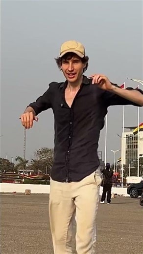 Learning Azonto and other dance moves in Ghana 🇬🇭 @Quami_nature @Kobbywills