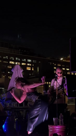 Brought in el mes Latino at Soho House the best way possible, CON MUCHO SABOR!! Had everybody bailando 🤭 so blessed to do what i love, with my incredible band & have the support of so many. Los adoro mucho 💋💘💘#hispanicheritagemonth #corememories #latina