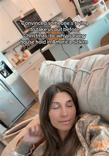 Day 4 and coming back to life but still down bad 🤢 the fevers, chills, body aches, 🤢 and 💩 yeah tmi but if you have it you know 😷🤣🫣 #sick #sickday #sickomode