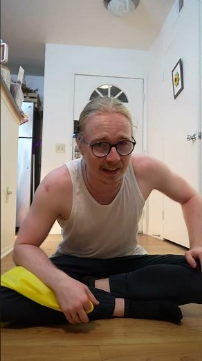 Light Band Hamstring Stretch #stayflexy ‪@MovementbyDavid‬