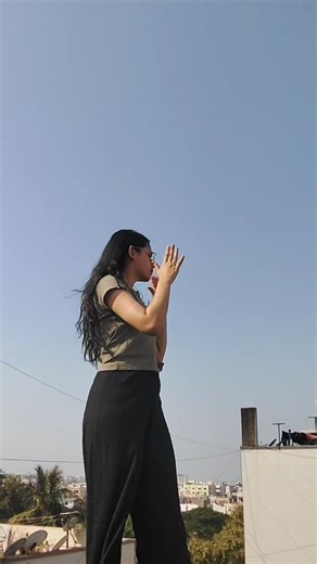 ♡Vanitha♡ on Instagram: "U see👀 . . . . #reels #dance #reelsinstagram #fyp #fypシ #fy #dancechallenge #dancer #jennie #viral #explore #woman #dojacat"