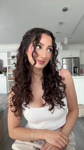 Using @Ashley LaMarca curl method 🫶🏻 #curls #brokenheart #curlygirlmethod #curlyhairtutorial #curls #arabcurls #curlyhair #hairstyles #curlyhairstyles #foryou #fypツ
