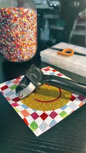 Kit down this kit from hobby lobby with me! #diamondpainting #crafttok #diamondart #hobbytok #fypシ