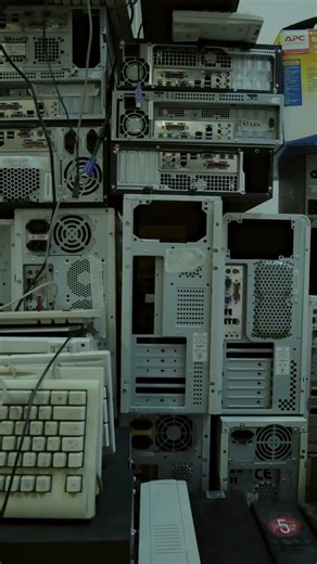 Dari Kamar Kuliah ke Dunia! Sejarah Singkat Debian #linux #debian #tech