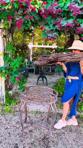 Maytee’s Garden Center on Instagram: "This is not functional. It’s conceptual. Wood, flowers, herbs, moss — like a runway look for garden design. Not everything is meant to be copied. Some ideas are meant to inspire. #GardenDesign #ConceptualDesign #BotanicalArt #GardenInspiration #MayteesGarden"