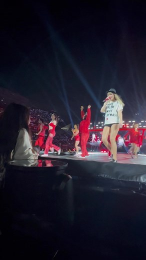 meeting a special lucky winner of the Taylor Swift ‘22’ hat