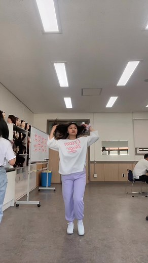 Break time ❣️ 🇰🇿@baika 🇰🇬@aliya #사랑해 #dechen #bhutanese #seoul #fypシ #onthisday #kbeautyteam