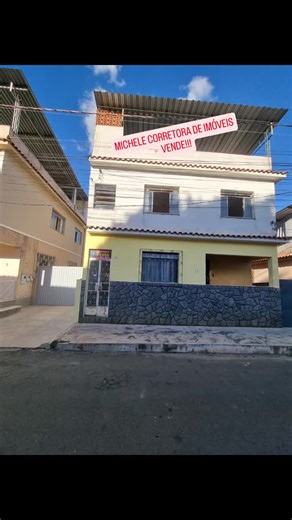 Michele Cassia Gomes Rocha on Instagram: "APARTAMENTO PARA VENDA EM BICAS/MG. LOCALIZADO NA PARTE DE BAIXO DA CIDADE, PRÓXIMO A TODO TIPO DE COMÉRCIO, UM LANCE DE ESCADA, DE FRENTE, CLARINHO, AREJADO, SÃO 3 QUARTOS, SALA, COPA/COZINHA, BANHEIRO SOCIAL, ÁREA DE SERVIÇO, TERRAÇO INDIVIDUAL COM BANHEIRO E LAVANDERIA, SEM GARAGEM. VALOR: 300.000,00. CRECI 18769."