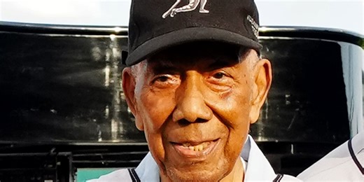 After Teasley's passing, Greason is last living player from Negro League era