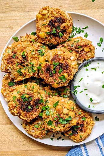 Baked Falafel (With Canned Chickpeas) - walktoeat