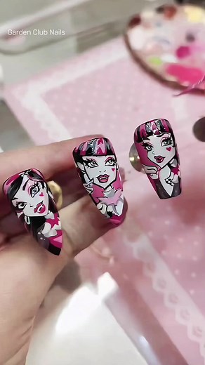 Draculaura Nail Art Tutorial | Monster High Press On Nails