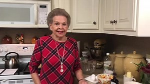 194K views · 9.3K reactions | 旅2 easy dishes to add to your Thanksgiving feast- Coconut Pineapple Pie & 5 Cup Salad!  | MeMe’s Recipes | Facebook