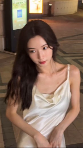 @mialovesavocado on Instagram: "Modelling / playing ? Why not both 😂😂 Btw 做咩啫？隻腳咁樣好醜怪咩？😂😂😂🥹🥹🥹 Footage 📸 + 聲音導航 by @tkwcara"