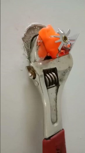 Replacing fire sprinkler heads