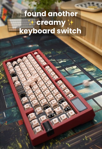 Loving this keyboard with strawberry smoothies 🍓😍✨#mechanicalkeyboard #keyboard #customkeyboard #creamykeyboards