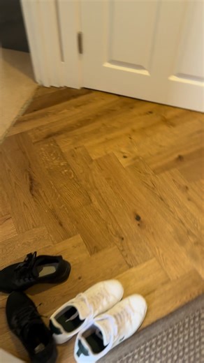 ✨ Another flawless transformation by GT Floors! These engineered wood herringbone floors were supplied by @flooringsuperstore (Harlow) and expertly installed by GT Floors. Every plank levelled, fitted, and bonded with @woodpeckerflooring glue for a secure, long-lasting finish. From preparation to completion, we make every floor perfect – a space you’ll love to walk on! 🏡 #GTFloors #HerringboneFlooring #EngineeredWood #WoodpeckerGlue #FlooringInstallation