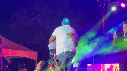 CONCERT PROPOSAL: A man proposed to his girlfriend at the Fall in Love concert featuring Tyrese, Deborah Cox and Uncle Sam. She said yes. | The Official Nassau Guardian Ltd. (1844)