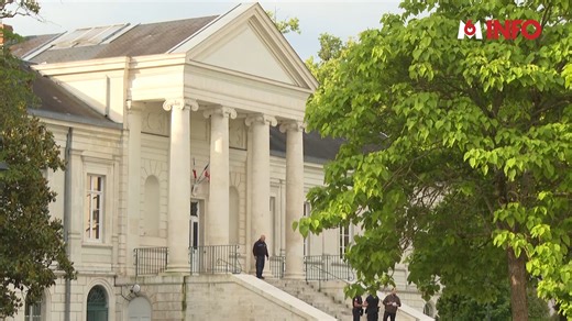 158K views · 1.6K reactions | Un an après le meurtre de Matisse, 15 ans, poignardé à Châteauroux, le procès à huis clos de son meurtrier présumé ravive l'émotion. Le dispositif de sécurité autour du tribunal a été renforcé. L'accusé risque jusqu'à 15 ans de prison.  Luca Brochenin et Frédéric Pilard | M6 Info | Facebook