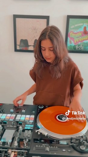 Master Turntablism Techniques with DJ Michelle | Scratch Video