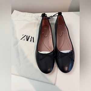 Zara Classic Black Flats— Brand New