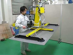 パネル吸着・反転 エアーバランサー「ミスター・キャッチマン」㈱日立重機設計
