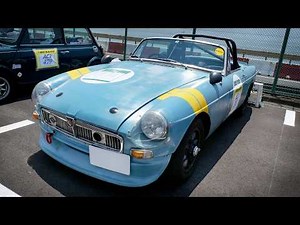 オープンスポーツカー MG-B イギリス